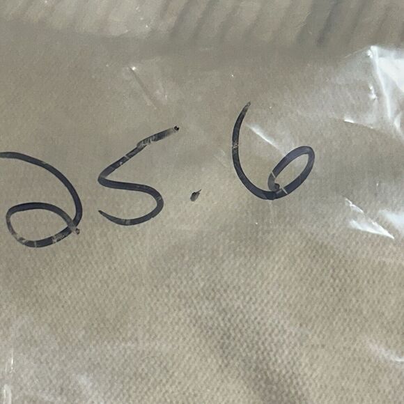 St. John Cashmere Cocoon Cardigan Womens Sz M Beige Quiet Luxury Oversized Cozy - Picture 11 of 11